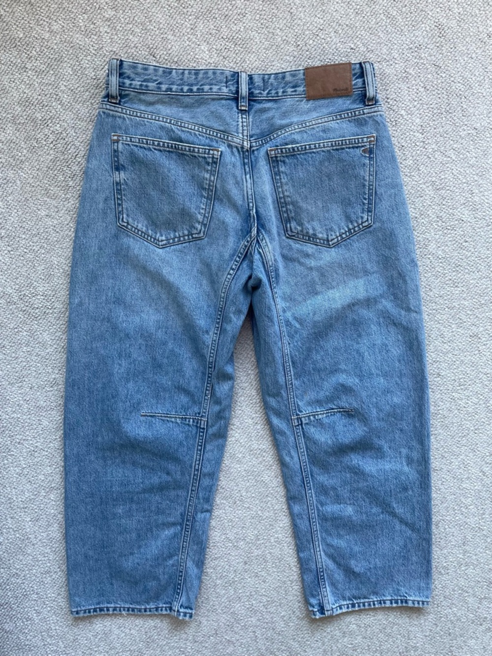 Madewell The Petite Darted Barrel-Leg Jeans, Dobbins Wash, Size 26P - Picture 10 of 12